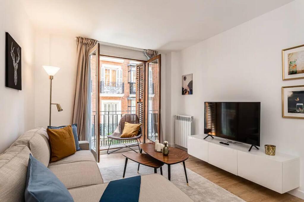 Near Gran Via Val27 Apartamento