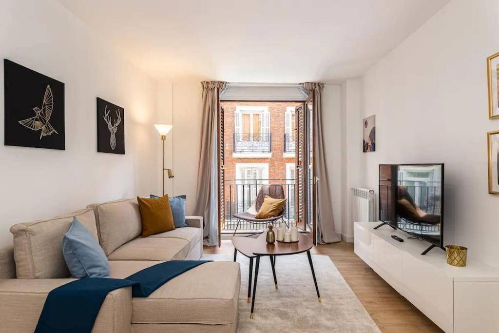 Near Gran Via Val27 Apartamento